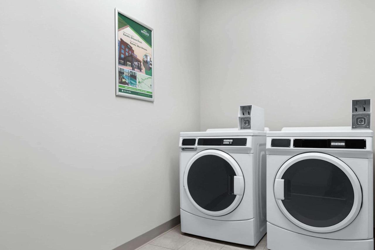 Microtel Inn Suites By Wyndham Lac-Mégantic מראה חיצוני תמונה