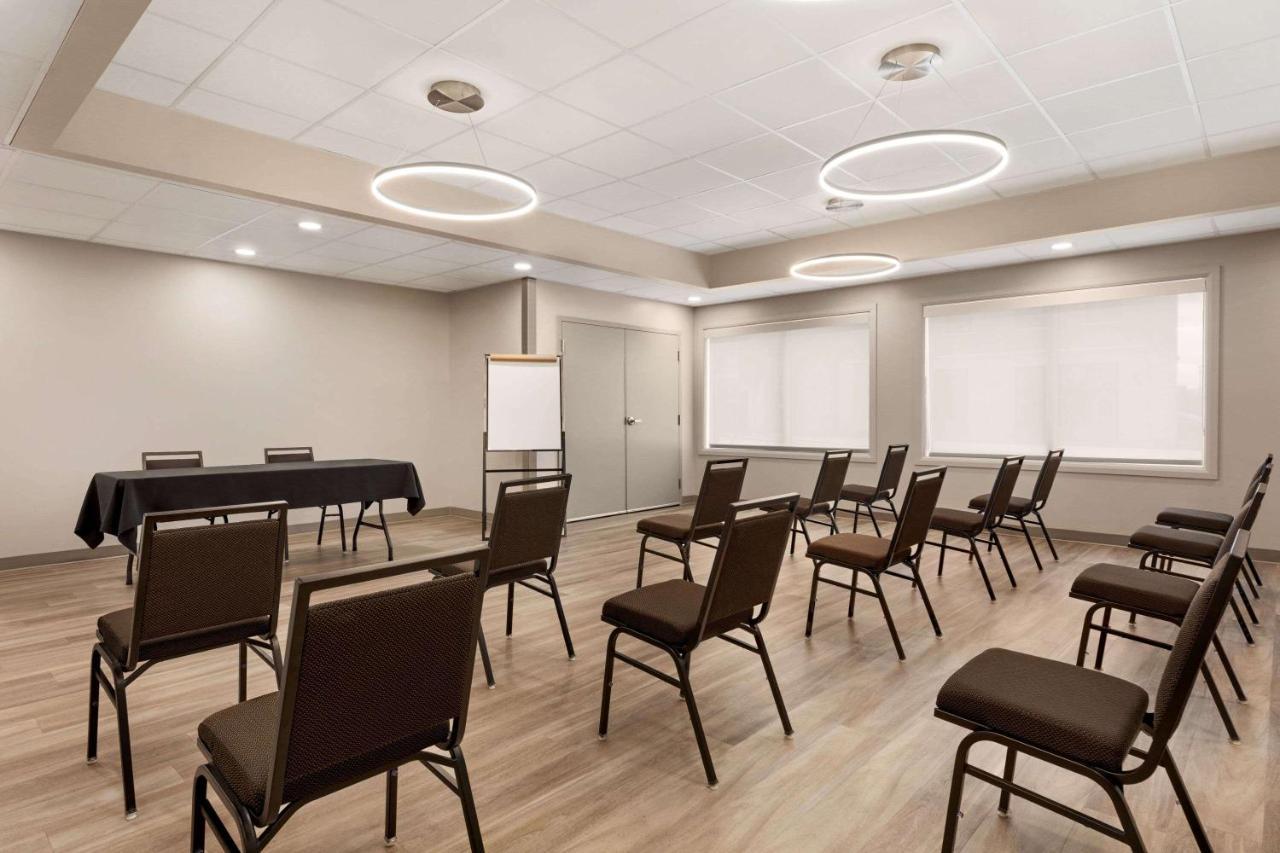 Microtel Inn Suites By Wyndham Lac-Mégantic מראה חיצוני תמונה
