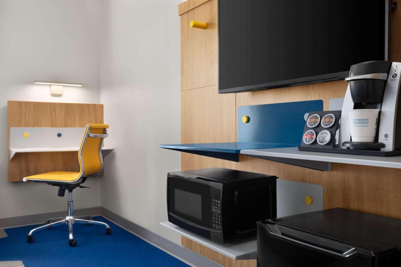 Microtel Inn Suites By Wyndham Lac-Mégantic מראה חיצוני תמונה